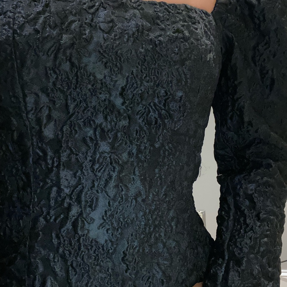 & Other Stories Square Neck Jacquard Top
Black Size 4 worn twice - Picture 9 of 9